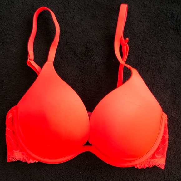 Hot Hot Red bra - 32 C - Picture 1 of 4